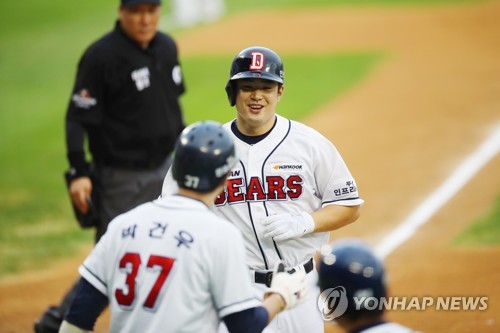 12경기 연속 타점 김재환 미소