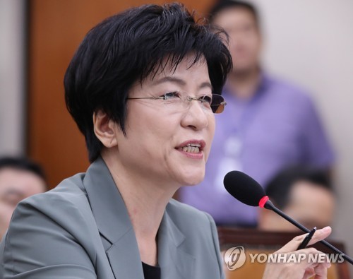 여유 넘치는 김영주 후보자