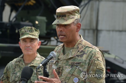 한국 합동회견 발언하는 브룩스 한미연합사령관