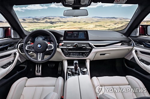 BMW 고성능차 '뉴 M5' 내부