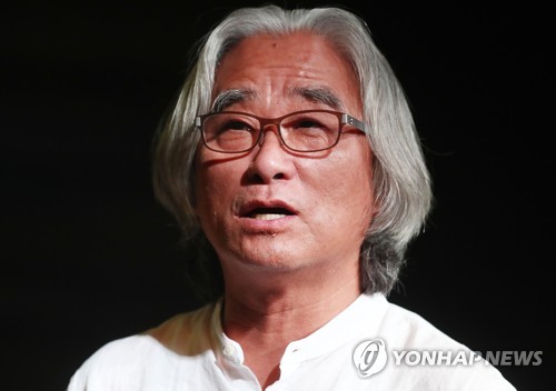 '동물원 이야기' 각색한 이윤택