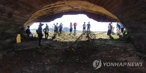 전시장으로 활용되는 제주 알뜨르비행장