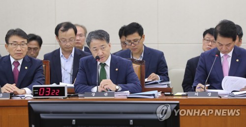 발언하는 박능후 보건복지부 장관