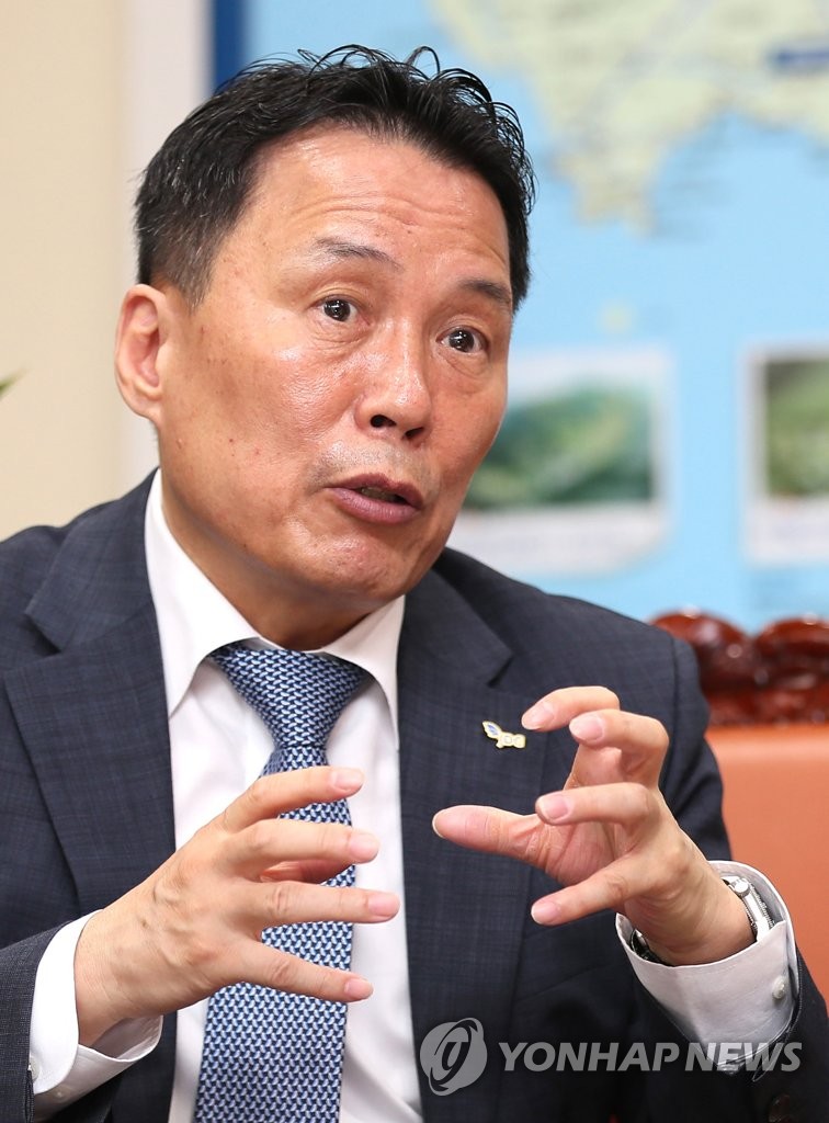 인터뷰하는 이광희 JDC 이사장