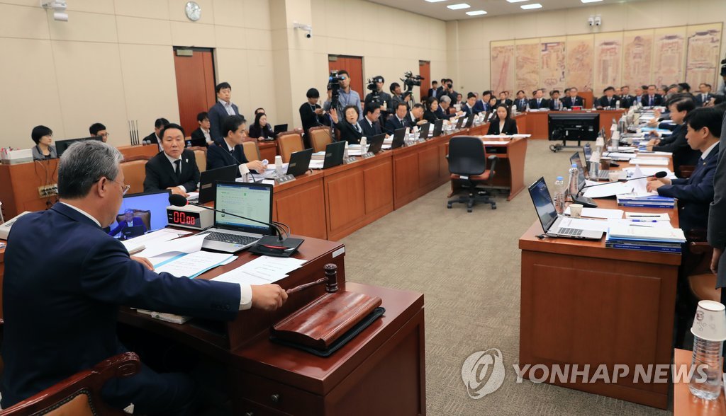한국당 보이콧 철회로 국회 정상화