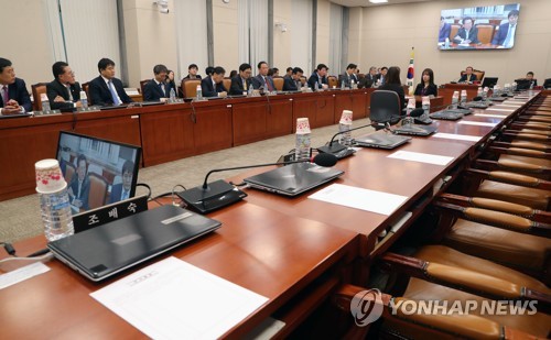 텅 빈 야당 의원석