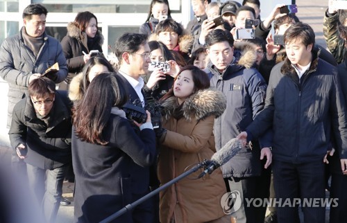 질문 듣는 이재용