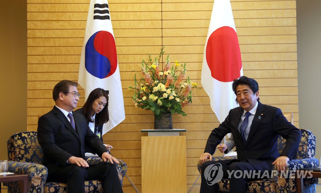 아베 만난 서훈 국정원장