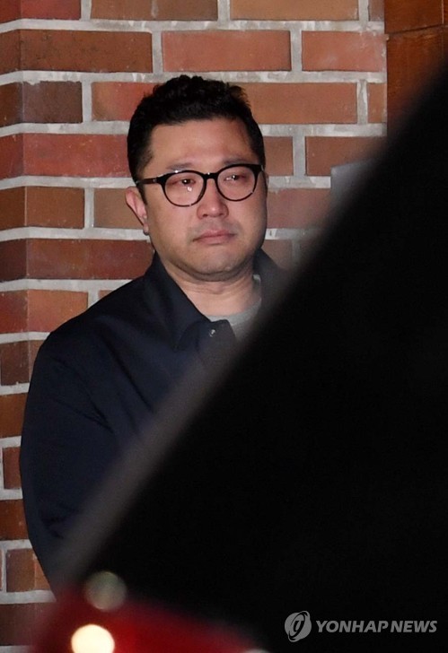 눈물 흘리는 이시형씨
