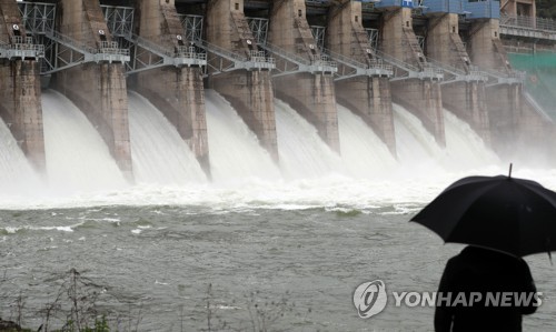 수문 개방한 북한강 수계댐