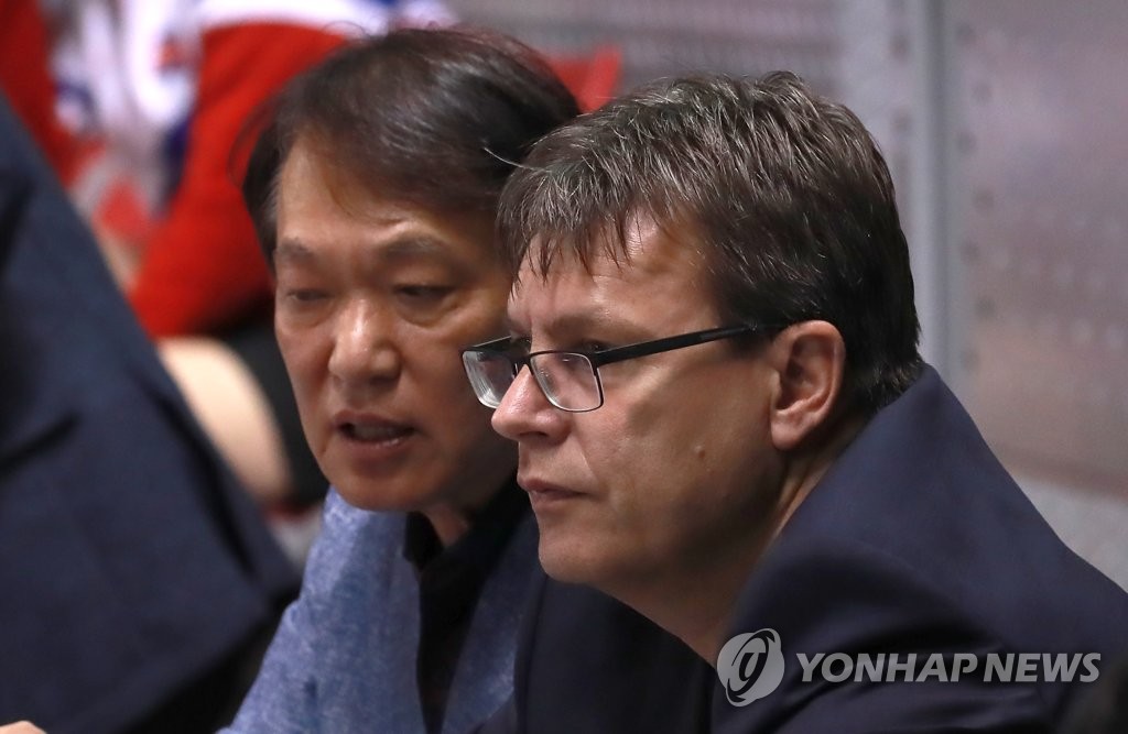 토마스 바이케르트 국제탁구연맹 회장과 박도천 아시아탁구연맹 경기위원장