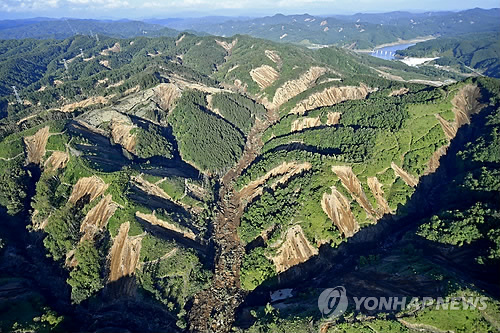 홋카이도 강진으로 발생한 대형 산사태