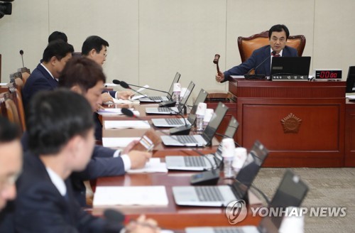 국방위, 국방장관 인사청문회 채택 관련 전체회의
