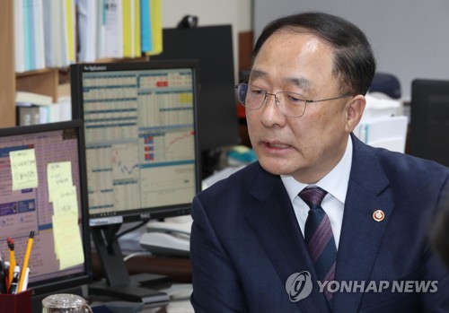 홍남기 국무조정실장, 경제부총리 내정