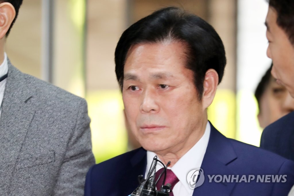 '신도 상습 성폭행' 이재록 목사, 1심 징역 15년