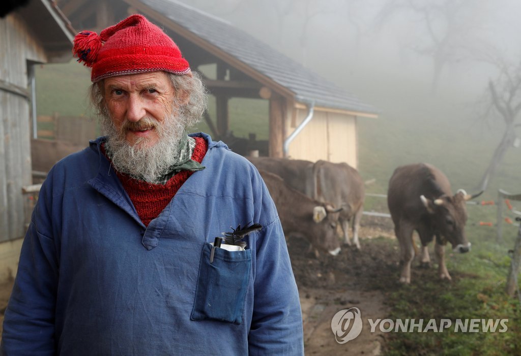 '소 뿔 뽑지 말자' 법안, 스위스 국민투표서 부결