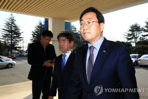김철수 속초시장 검찰 출석
