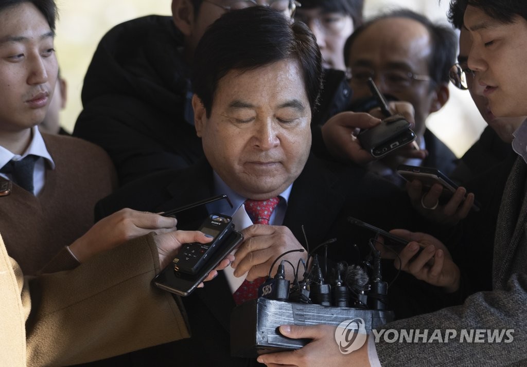 입장 밝히는 심재철 의원