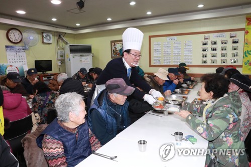 봉사로 한해 마무리하는 송철호 시장