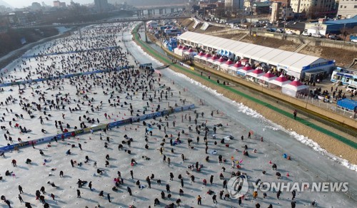 '겨울축제 절정' 홍천강 인파