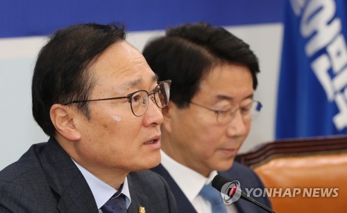 발언하는 홍영표