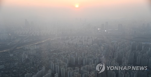 미세먼지의 공습, 답답한 서울 하늘