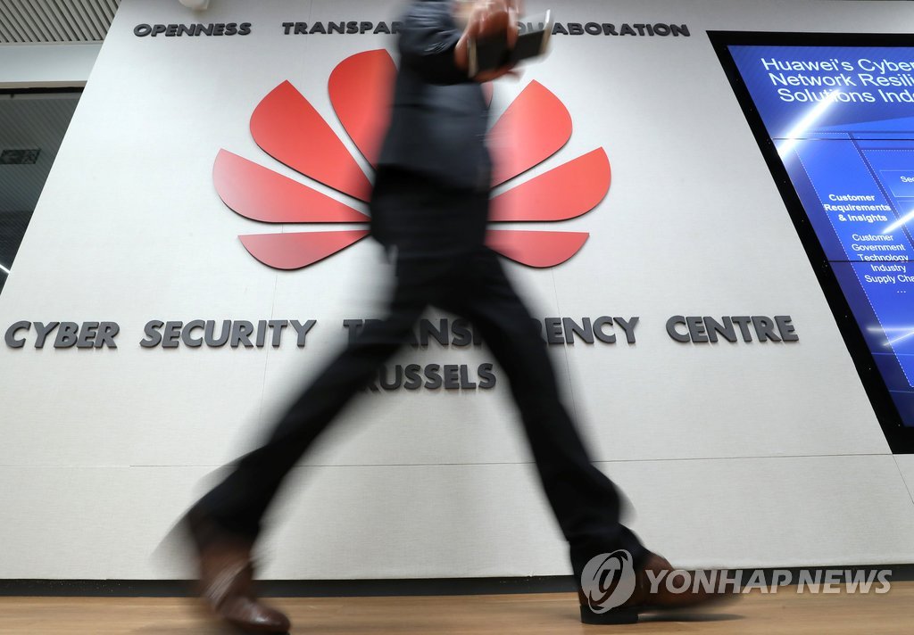 삼성·화웨이 스마트폰 매출 격차 줄어…SA "올해 역전 가능성"