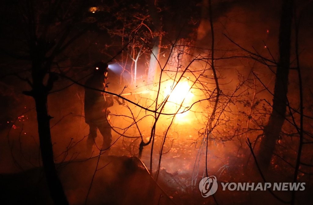 '학생들의 보금자리를 사수하라'