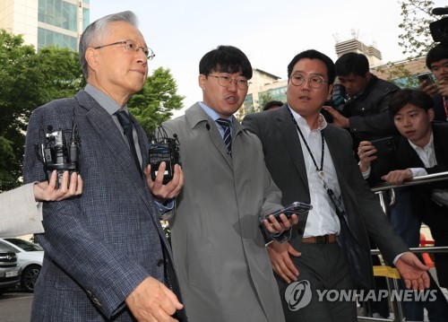 법정 향하는 'KT 부정채용 정점' 이석채 前회장