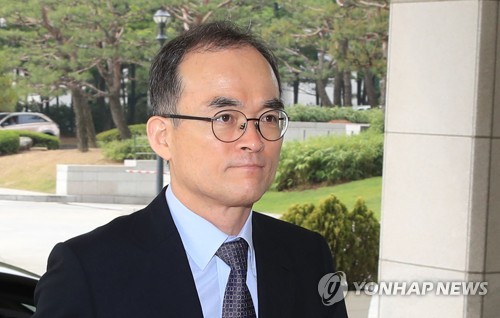 대검 청사 향하는 문무일 검찰총장