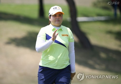 박인비 '버디 성공했어요'