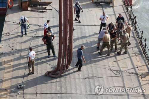 인양 위한 막바지 준비작업 진행중