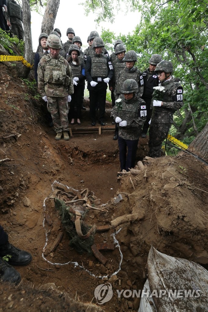 朝鮮戦争激戦地での遺骨発掘作業 朝鮮戦争激戦地での遺骨発掘作業