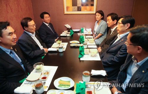 이해찬, 진영-박상기 장관과 오찬 회동