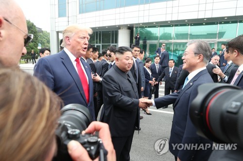 다시 만난 남북미 정상
