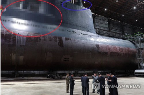 북한 중앙TV, 새 잠수함에 모자이크 처리해 공개