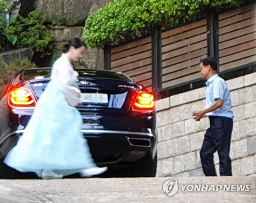 제사 참석하는 노현정