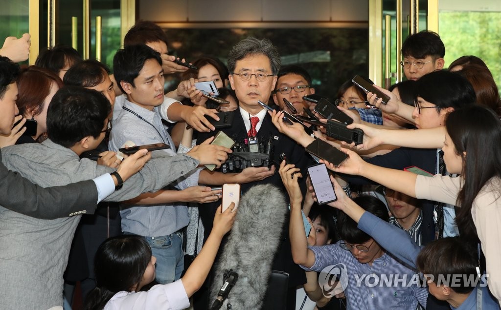 Deputy National Security Adviser Kim Hyun-chong speaks to the press at the government complex in Seoul on Aug. 22, 2019. (Yonhap)