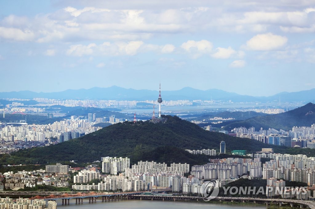 하늘엔 조각구름 떠 있고