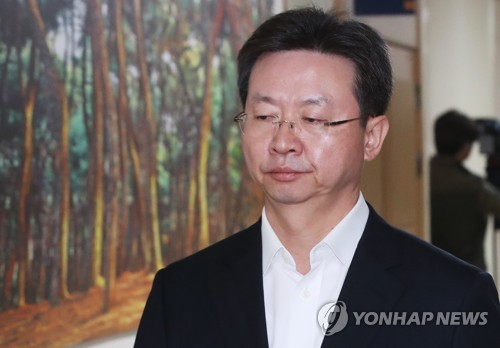 브리핑장 향하는 반기수 화성연쇄살인사건 수사본부장