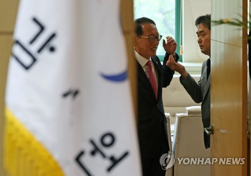 대화? 논쟁? 타협?