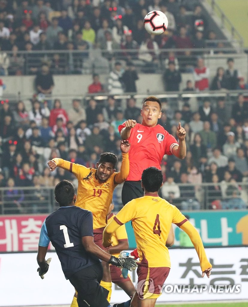 Footballer Kim Shin-wook leads S. Korea to 8-0 victory Footballer Kim Shin-wook leads S. Korea to 8-0 victory