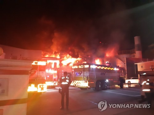화성 필름제조 공장에 불
