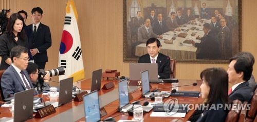 금통위 참석한 이주열 한은총재