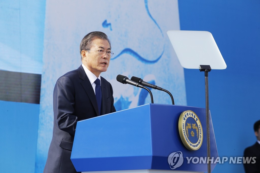 「釜馬民主抗争」40年 文大統領が式典出席 「釜馬民主抗争」40年 文大統領が式典出席