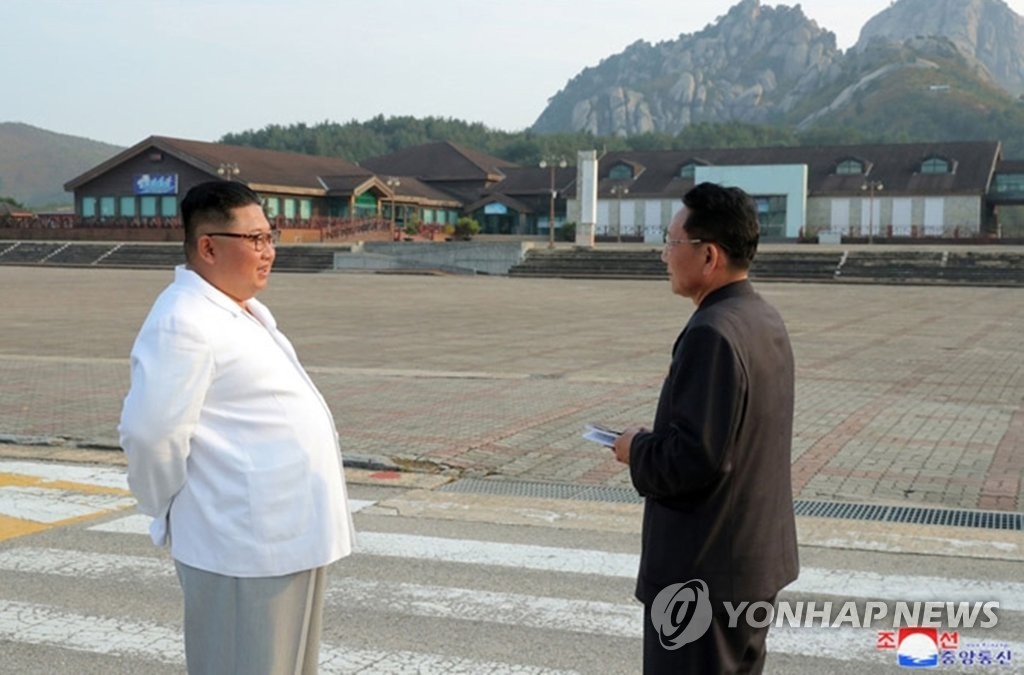 金剛山を視察 韓国側施設「すべてなくす」 金剛山を視察 韓国側施設「すべてなくす」