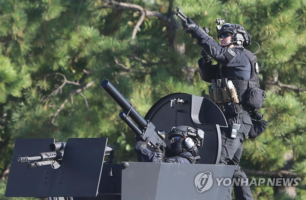 드론 테러 잡는 재밍건 발사