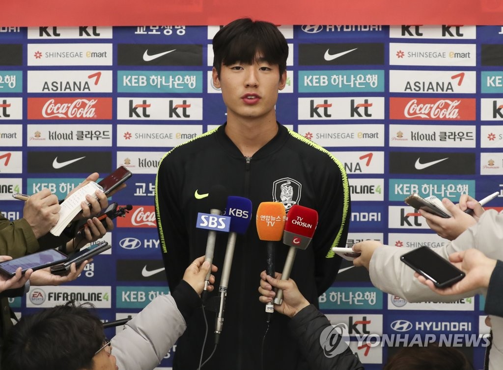 인터뷰하는 최민서