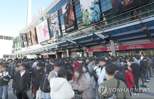 게임전시회 지스타 개막 관람객 북적