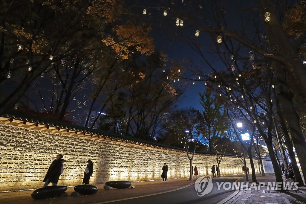 밝게 빛나는 반딧불 전등